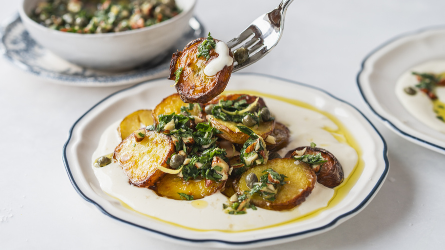 Rezeptbild für Knusprige Kartoffeln mit Kräutersalsa 