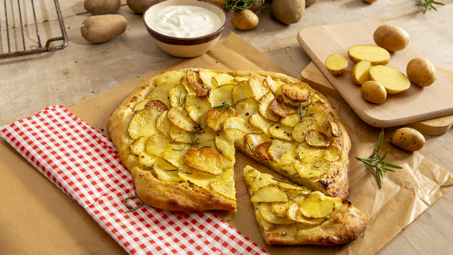 Rezeptbild für Kartoffelpizza mit Frischkäse & Rosmarin 