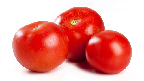 KI generiert: Drei rote Tomaten auf weißem Hintergrund.
