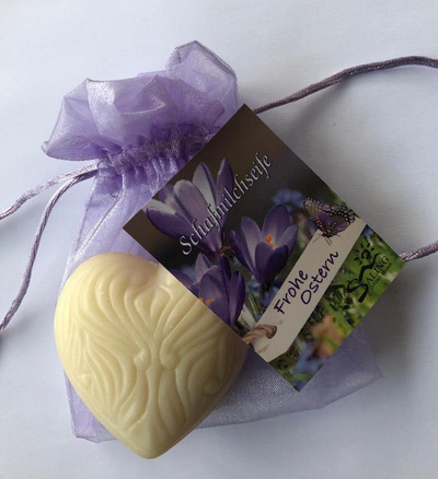 Produktfoto zu Schafmilchseife Herz Frohe Ostern