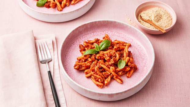 Rezeptbild für Vegane Tofu-Bolognese mit Strozzapreti
