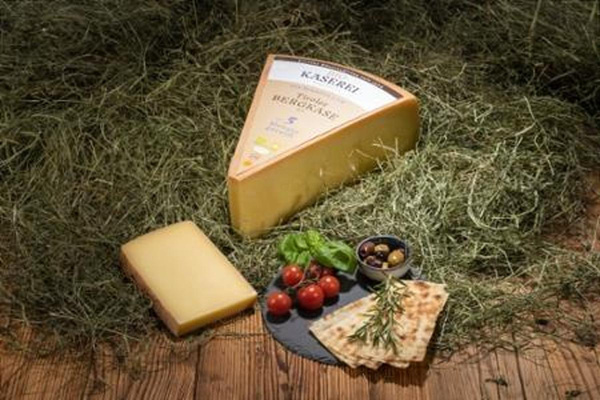 Produktfoto zu Tiroler Bergkäse Walchsee,  5 Monate gereift