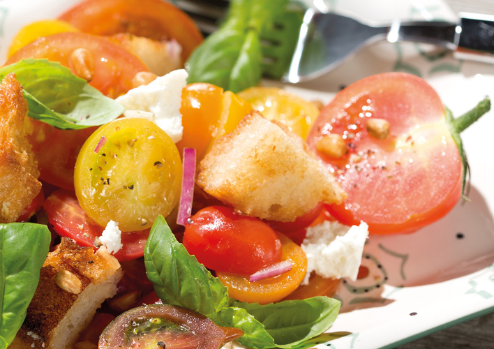 Tomaten-Brot-Salat