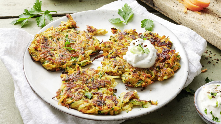 Rezeptbild für Gemüse-Puffer mit Quarkdip