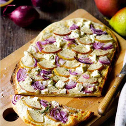 Produktfoto zu Flammkuchen mit Birne & Ziegenkäse
