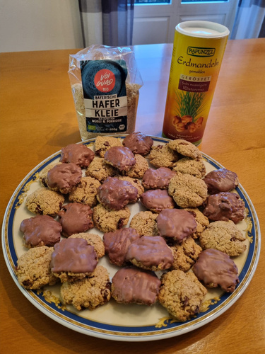 Erdmandel-Hafer-Cookies