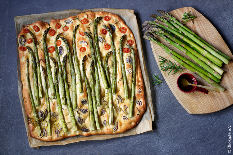 Spargel-Focaccia