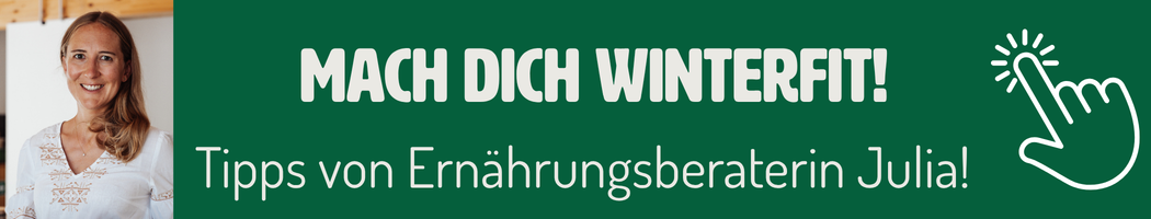 KI-generierte Beschreibung: Das Bild zeigt eine Frau mit einem Apfel, daneben steht der Text: "MACH DICH WINTERFIT! Tipps von Ernährungsberaterin Julia!"