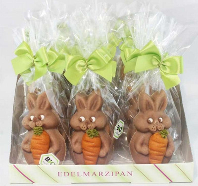 Produktfoto zu Marzipan Hase mit Möhre