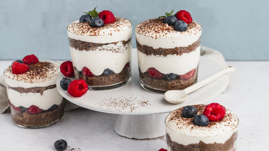 Rezeptbild für Veganes Tiramisu mit Beeren 