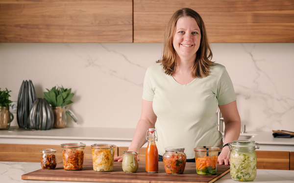 Haubenköchin Parvin Razavi in der Küche